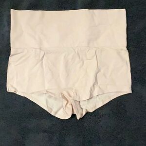 Victoria’s Secret seamless shape boyshorts size XL